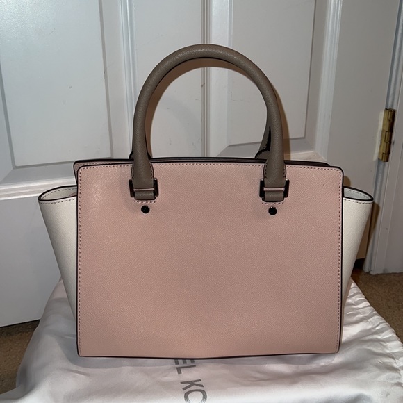 SOLD - Michael Kors 2 tone handbag (Pink & Taupe) - Picture 2 of 7